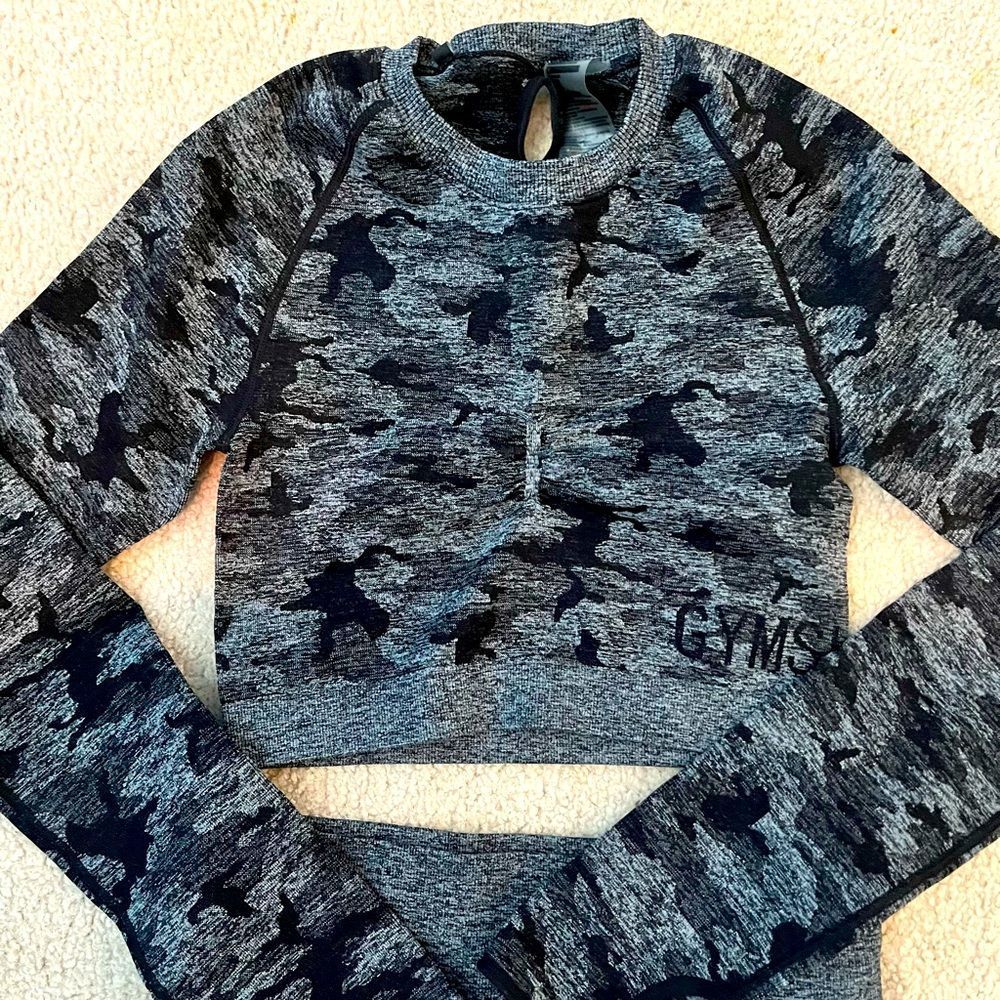 GymShark outfit Camo Workout Top Bottom Set legging long sleeve crop top yoga